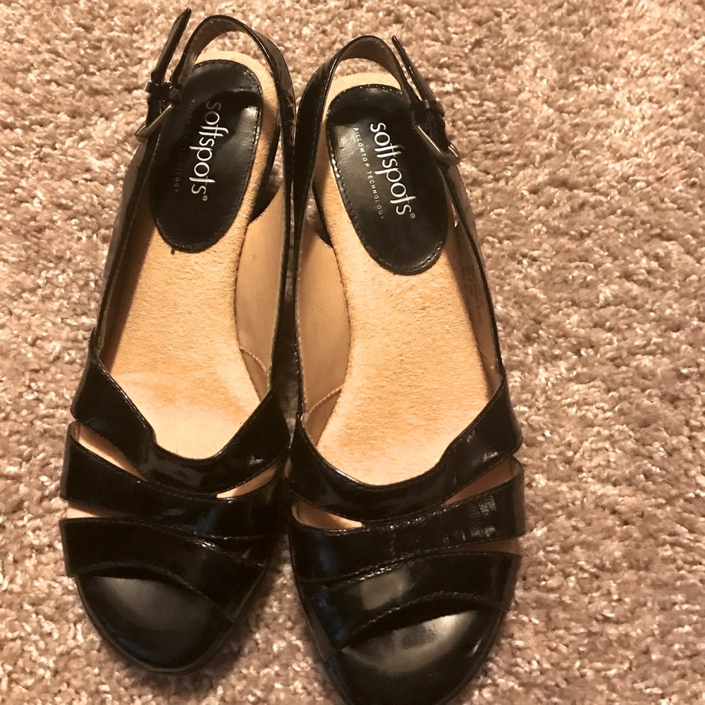 Black sandals. Softspots brand.